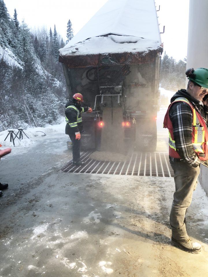 déchargement de camion