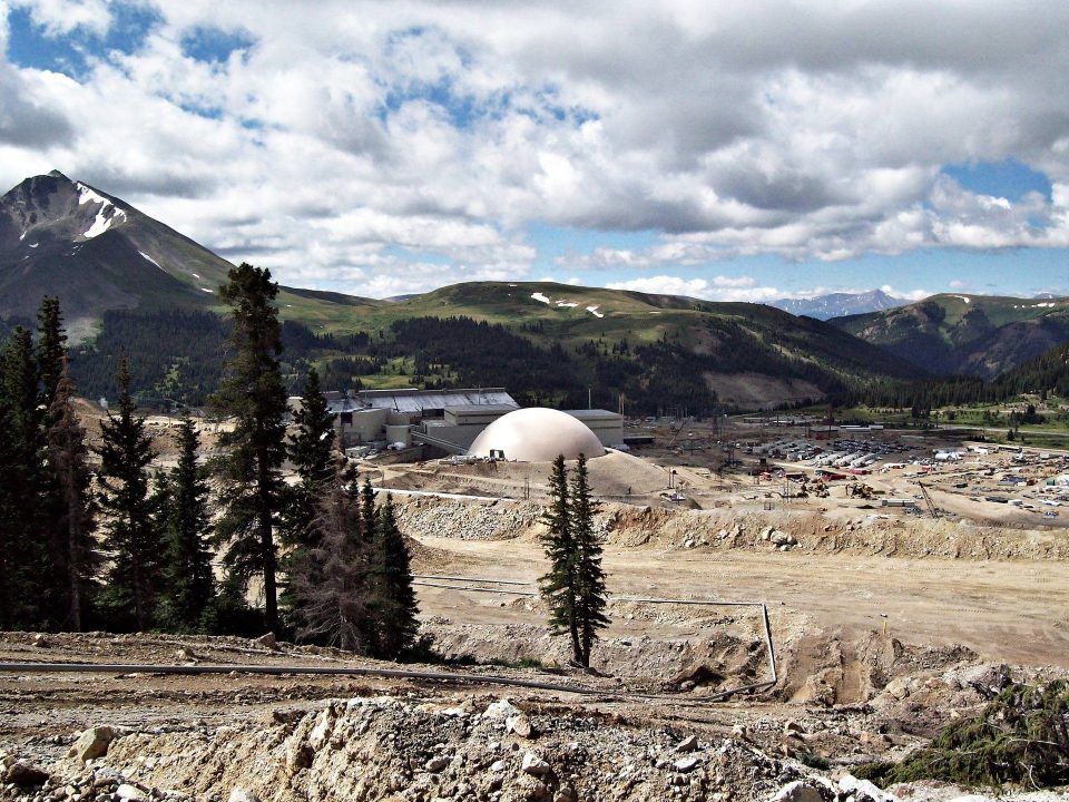 Dôme de stockage en vrac de minerai de molybdène